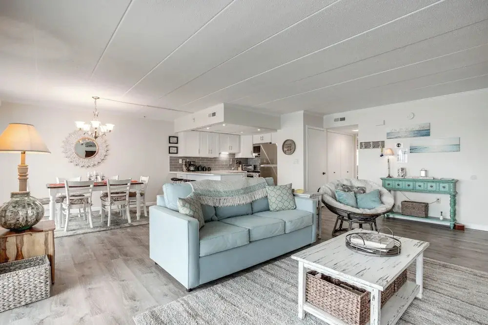 Pool & Boardwalk Access: Bayfront Ocean City Condo