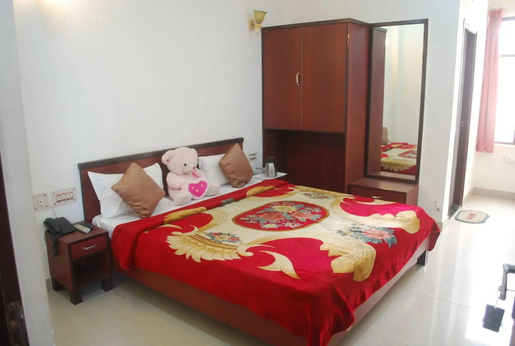 Hotel O Gayatri Palace