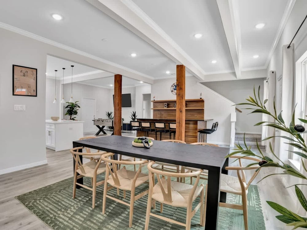 Modern Luxury Minutes From Downtown Dallas