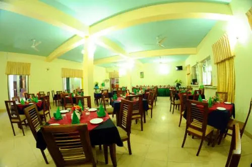 Happy Leoni Hotel