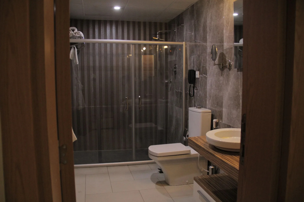 Momona Hotel