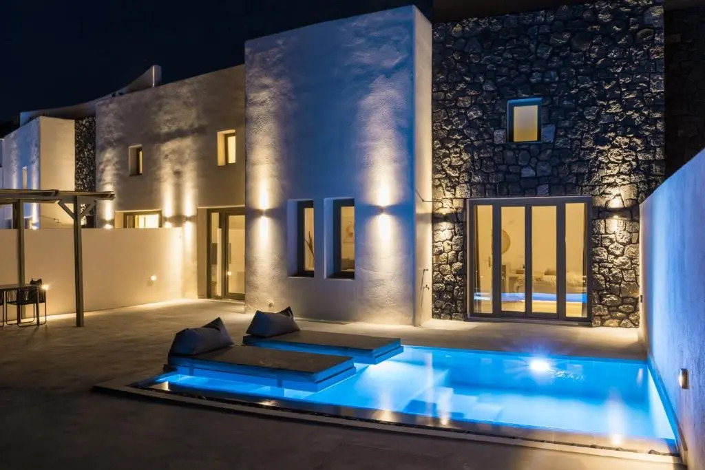 Lavadoze Luxury Suites
