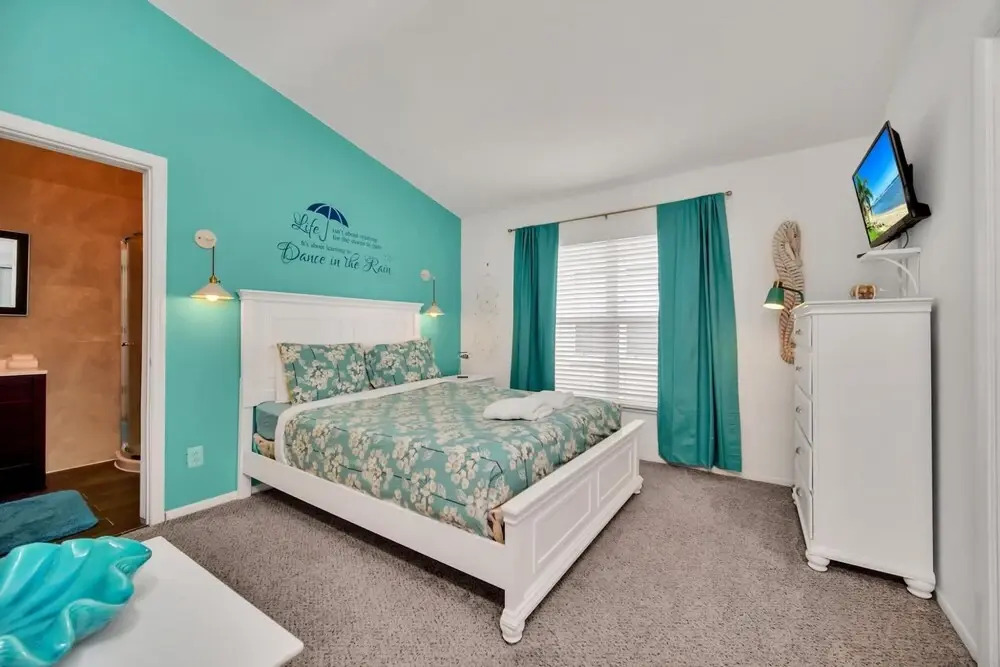 Bright Spacious Retreat With Private Pool Lanai Game Room