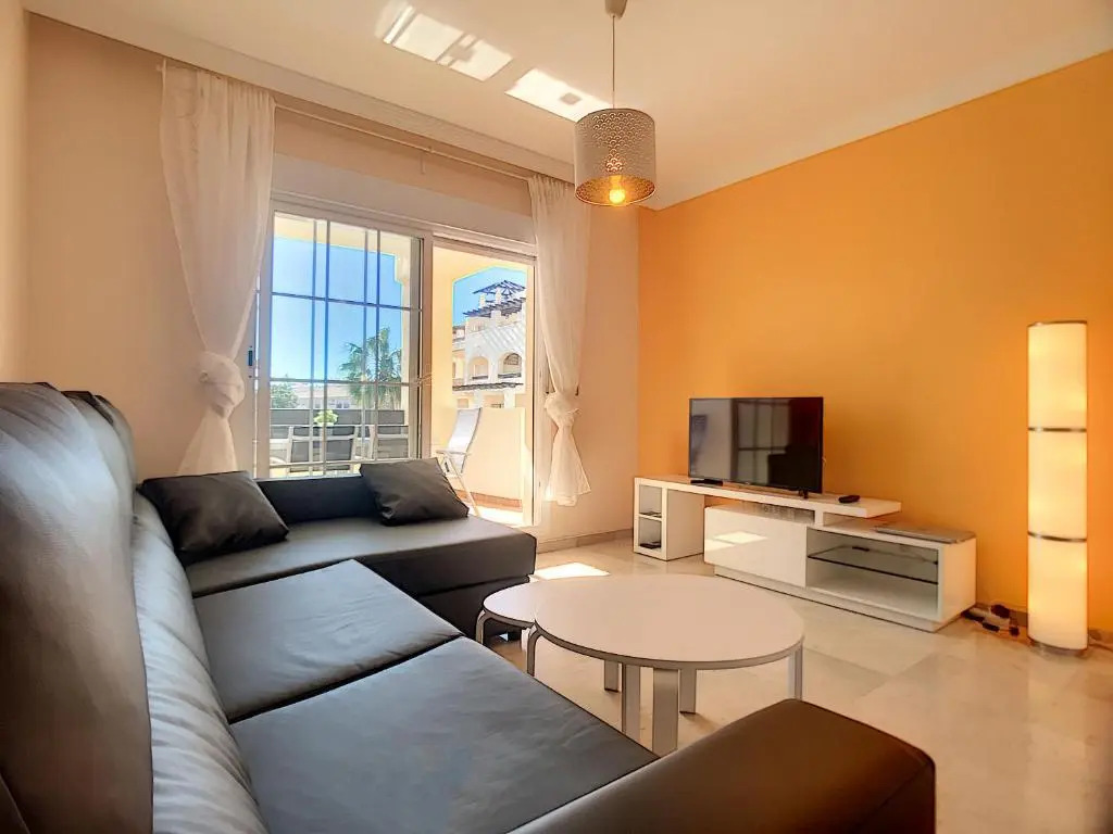 2239-Lovely 2 bedrooms with pool and paddle court