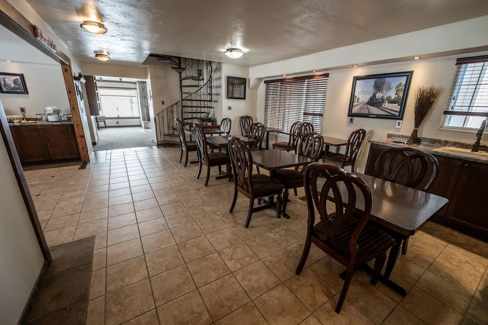 Clover Creek Inn