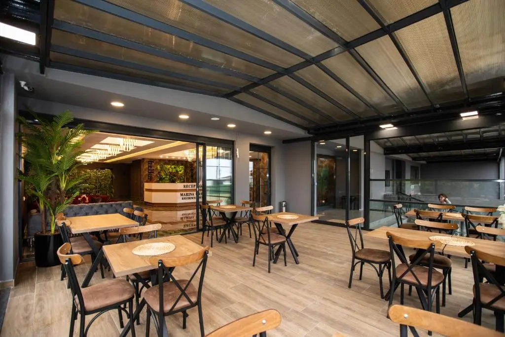 Marina Green Suite & Residence