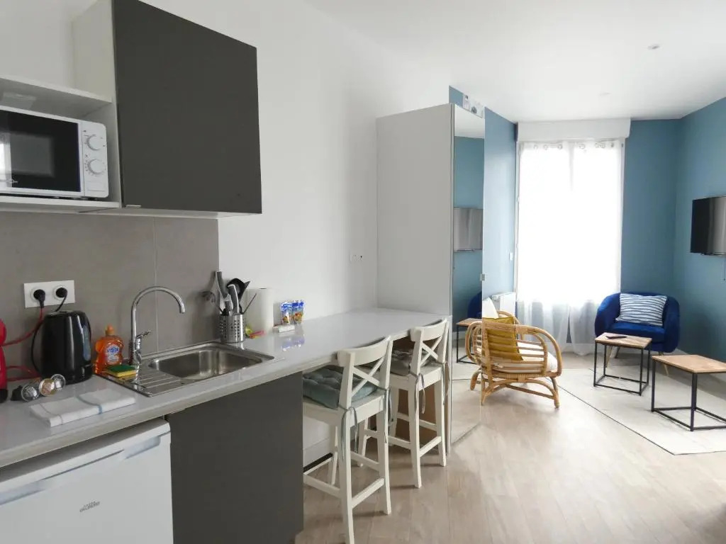 Superbe studio lumineux, jolie vue mer [LeDellec]