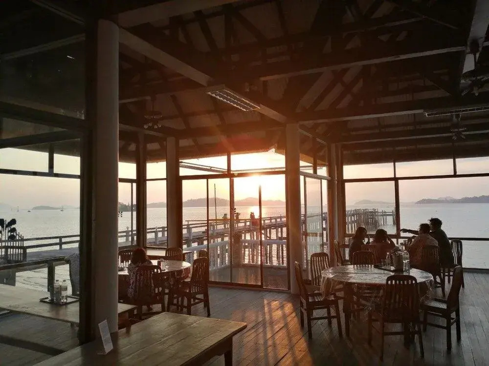 Jansom Beach Resort