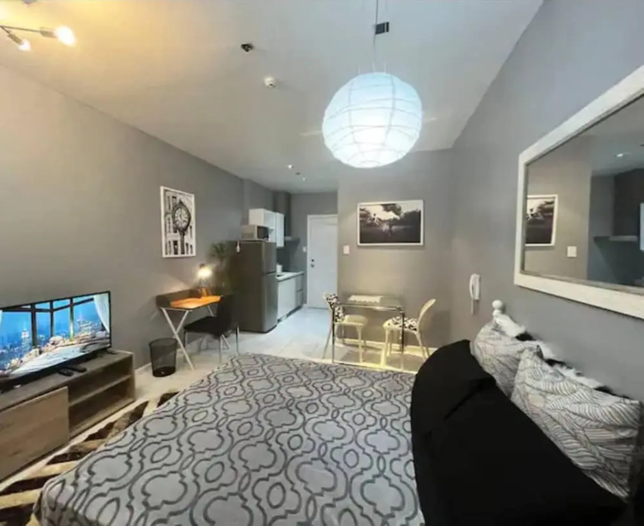 Gramercy Residences Makati by Christine Suites PH with Balcony