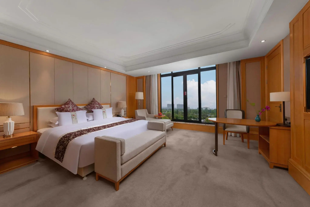 Bright Hotel Huaibei