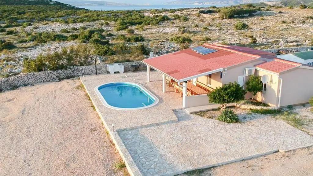 Villa Lara with Pool, Novalja