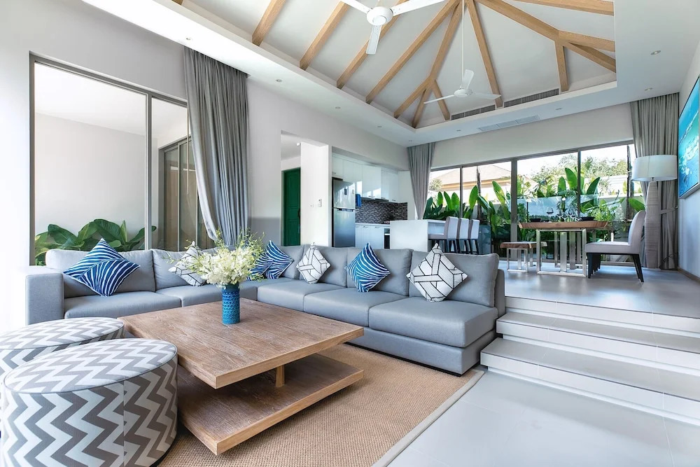 Modern 3BR Villa with Private Pool and BBQ