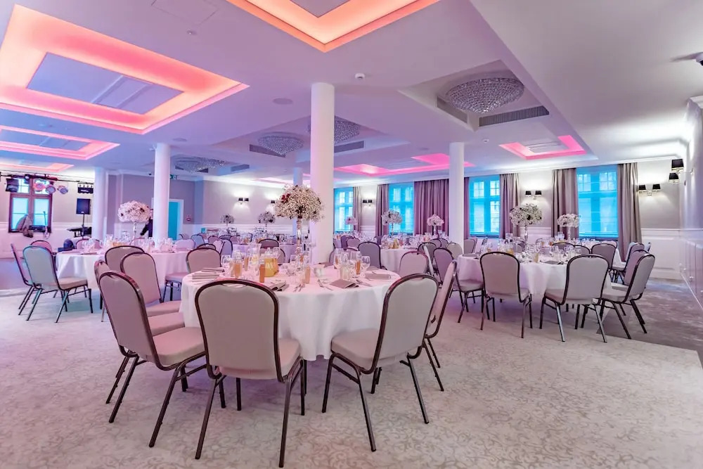 Grand Park Hotel