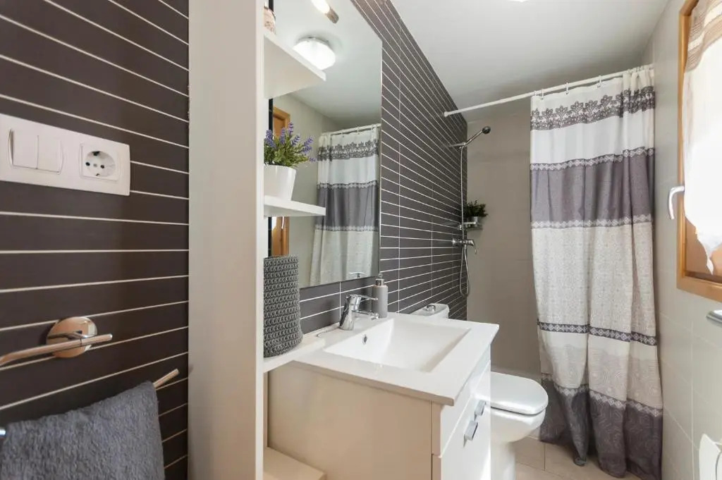 Lets Holidays Mediterranean apartment 3 minutes to the beach 3