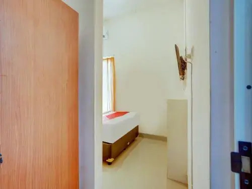 Airport Village Juanda by OYO Rooms
