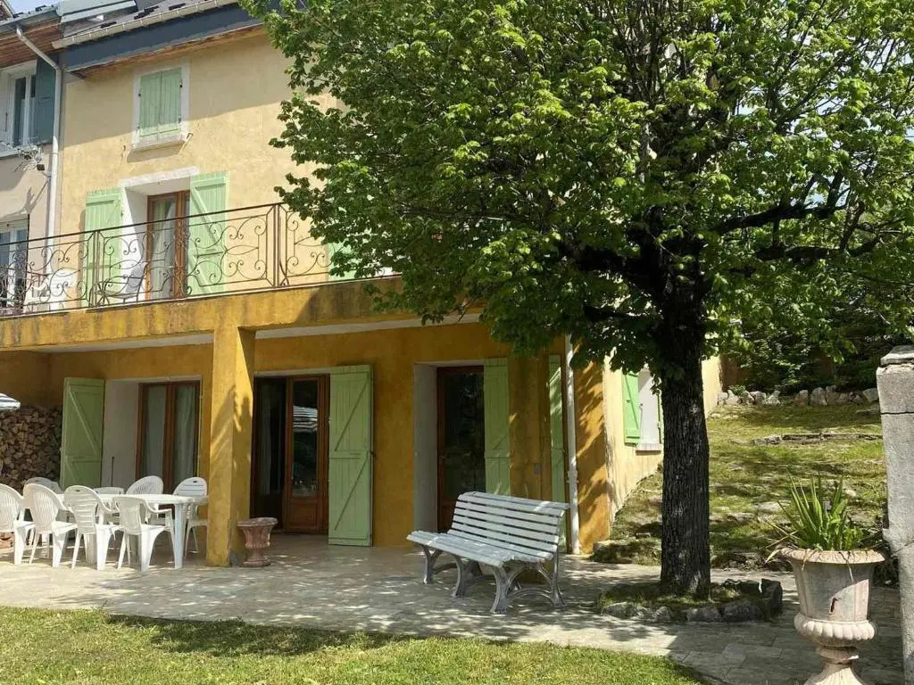 Maison de caractère avec cheminée au centre de Villard de Lans - FR-1-515-4