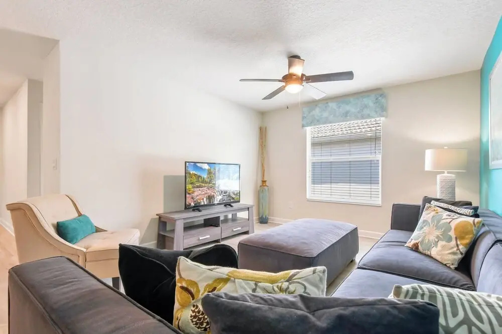 Lakeview 6BR Cozy Home Pool/spa,steps to Waterpark