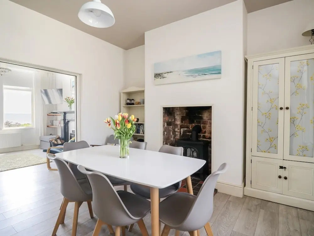 Pow-Wow Shore Cottage
