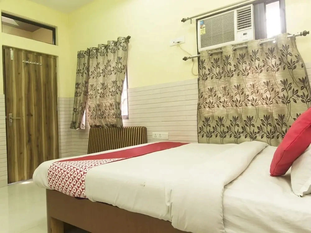 Bidhan Plaza by OYO Rooms