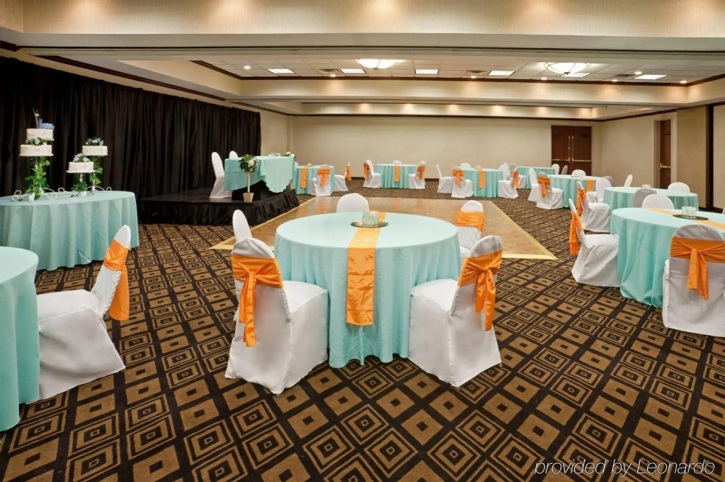 DoubleTree by Hilton Austin Northwest - Arboretum