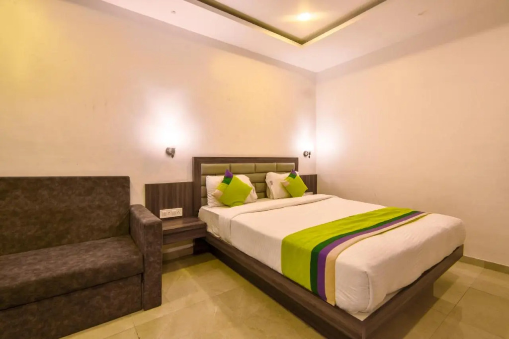 Treebo Prince Palace With Swimming Pool