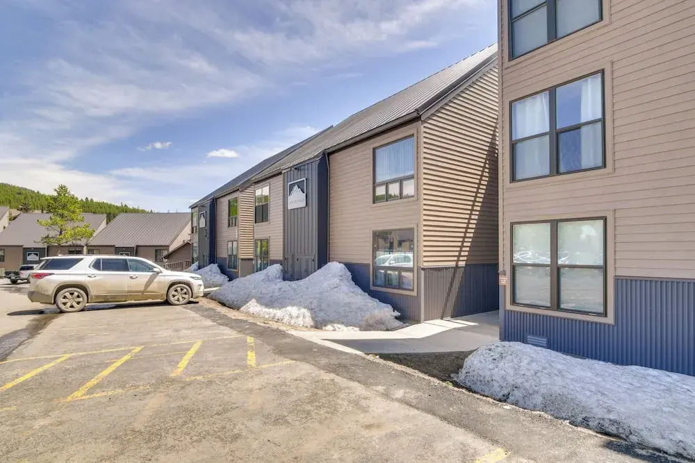 Centrally Located Big Sky Condo: Ski, Hike, Bike!