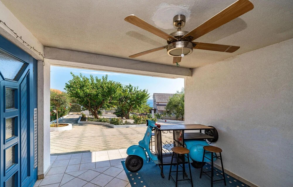 Nice Apartment in Lukoran With 1 Bedrooms, Wifi and Outdoor Swimming Pool