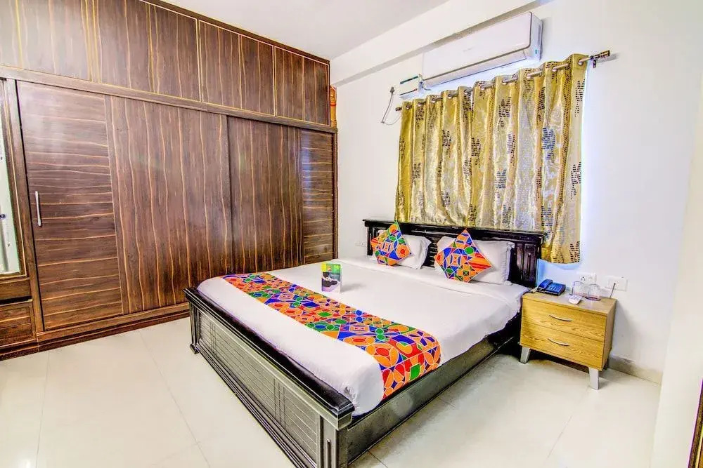 Flora Vihaan By FabHotel
