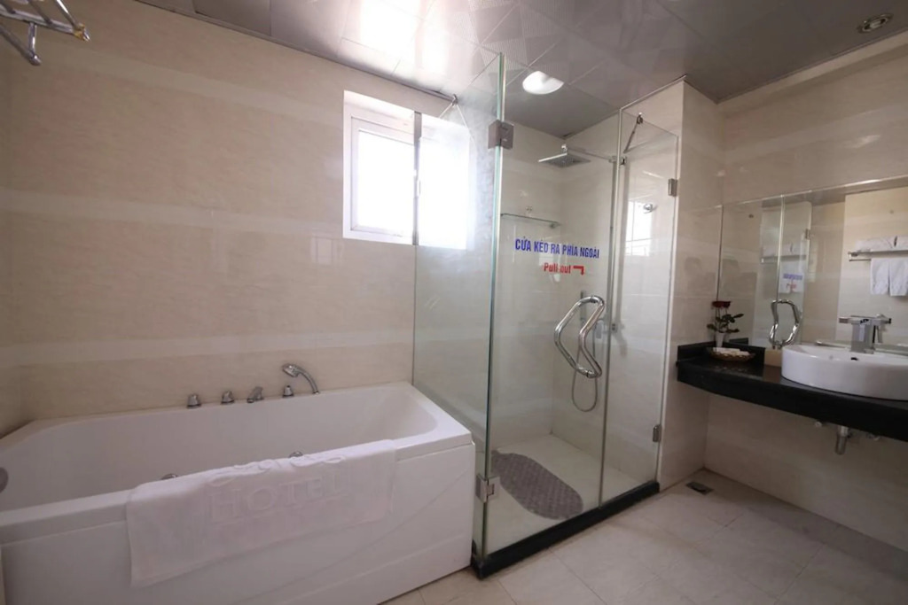 Level Hotel