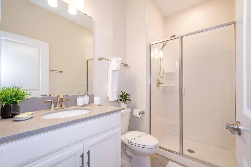 NG4816 Storey Lake Condo 4 bed 3 baths Private Pool & Free Waterpark