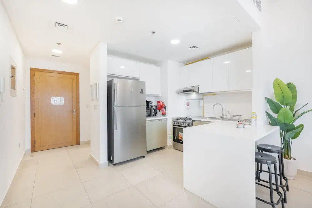 Stylish 1-bedroom Retreat With Pool in Vibrant Jumeirah Golf Estates