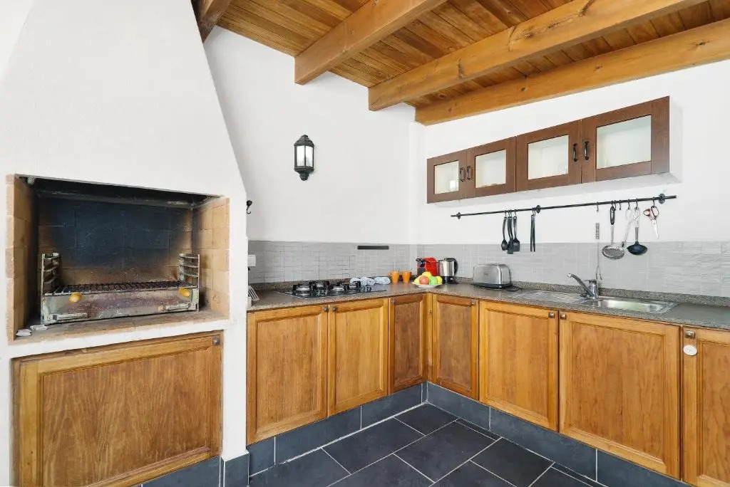 Casa Virginia by Aguilarent
