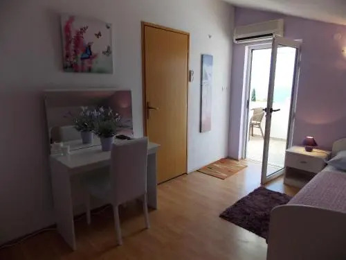 Apartments and Rooms Jasna