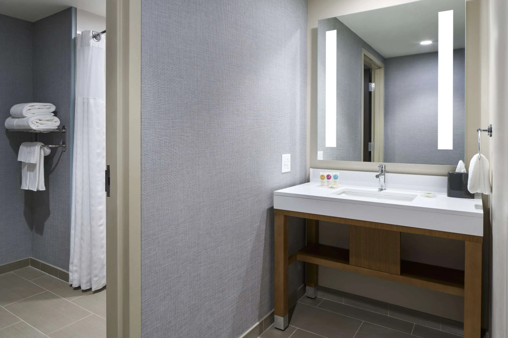 Hyatt Place Wilmington Riverfront