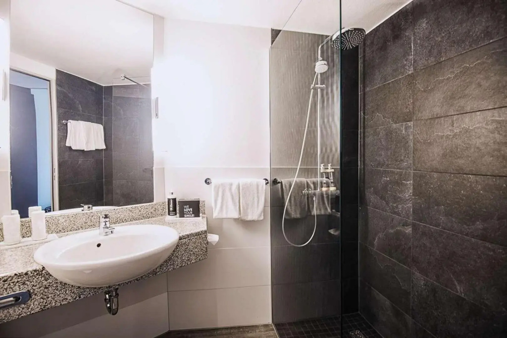 elaya frankfurt oberursel, Trademark Collection