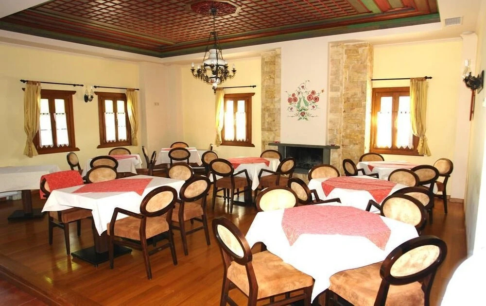 Dovra Hotel