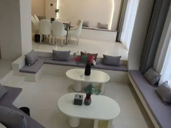 Zhaolan Light Luxury Vacation Homestay (Tekes Bagua City Store)