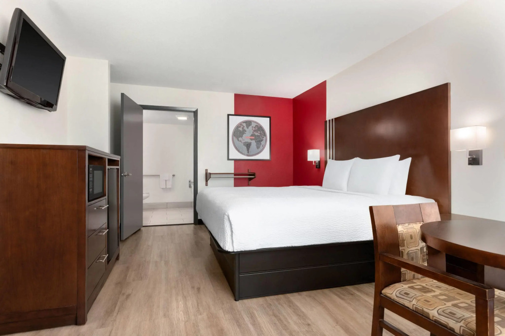 Ramada by Wyndham San Antonio Near SeaWorld - Lackland AFB
