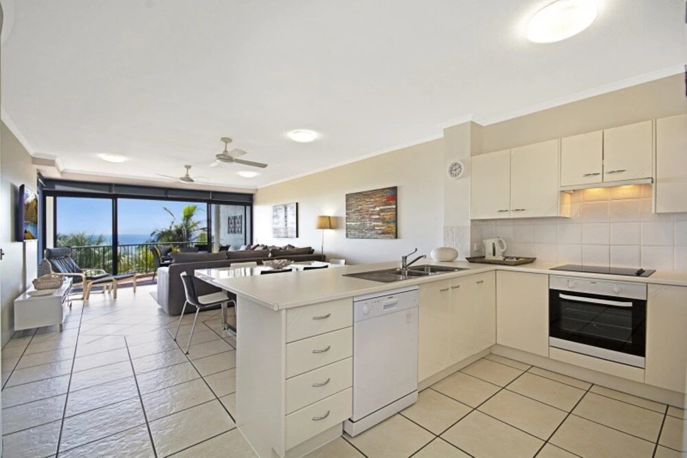 Stunning views great location Sunshine Beach! - Unit 1 Vista Pacific 12 Bryan Street