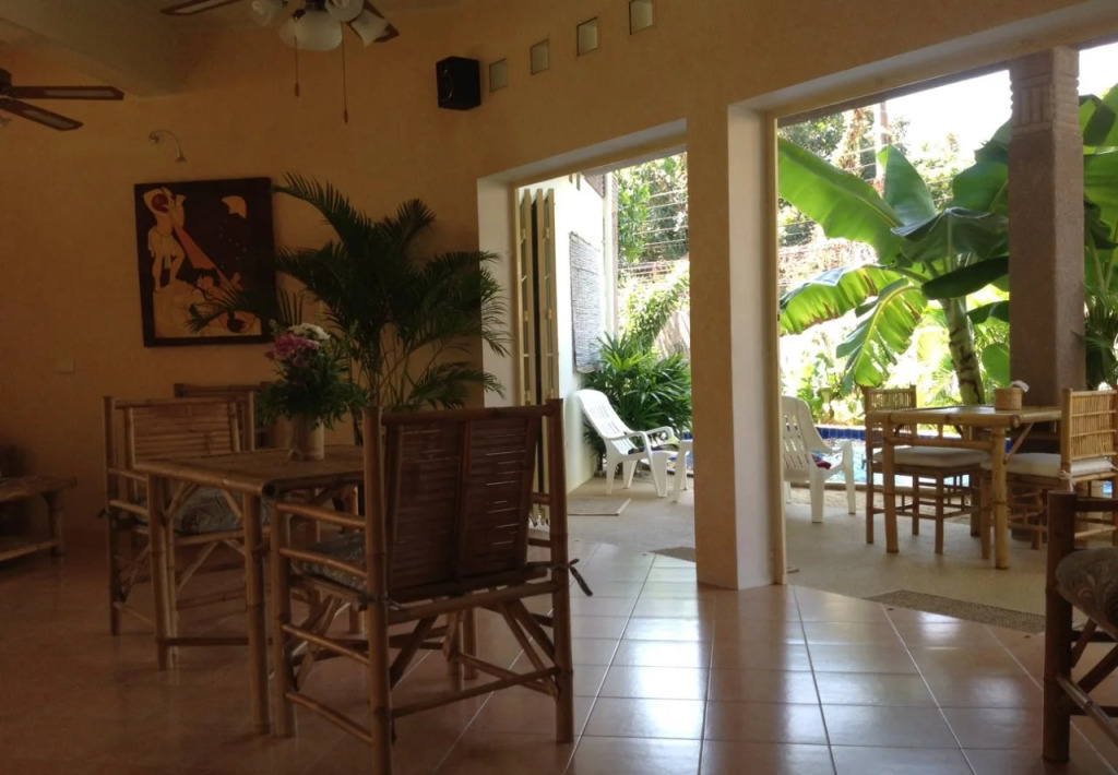 Arees Lagoon House