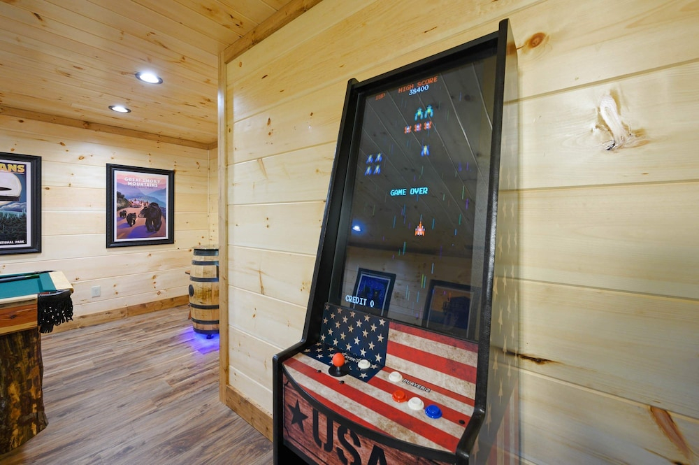 Stunning 4 King Suites Hot Tub Views Gamerm