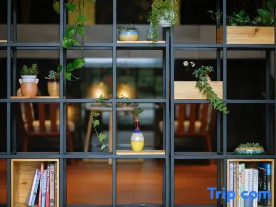 Xipan Daughter's Home Inn (Zhangjiajie Eternal Love Store)
