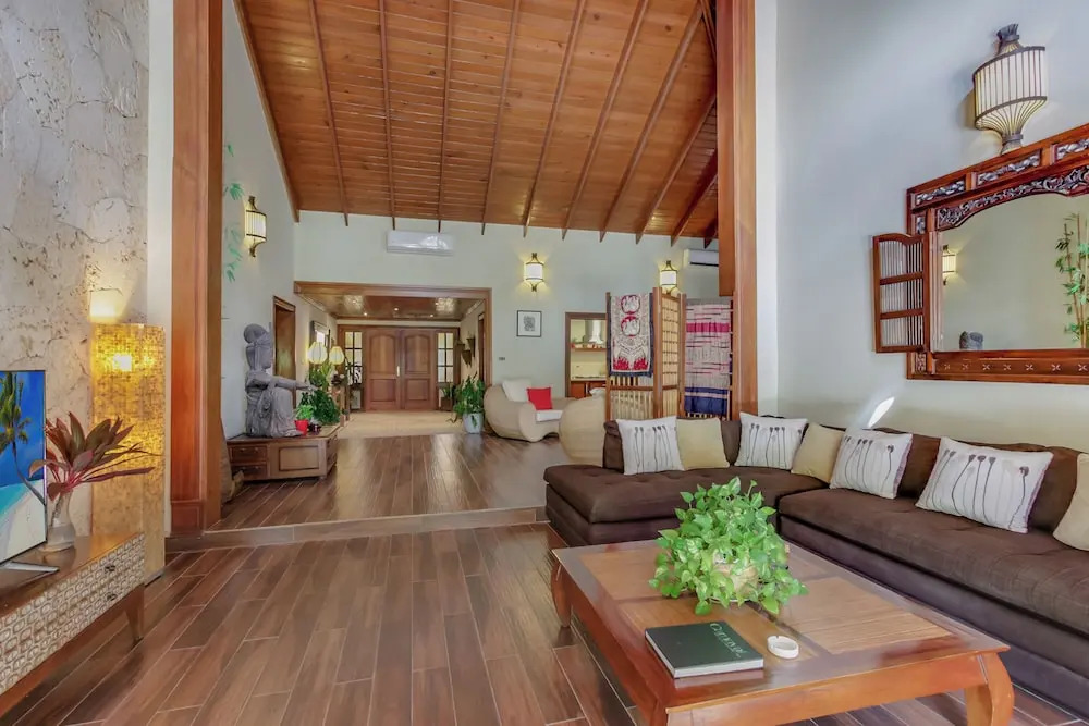 Beautiful Villa with Pool Gym and Maid