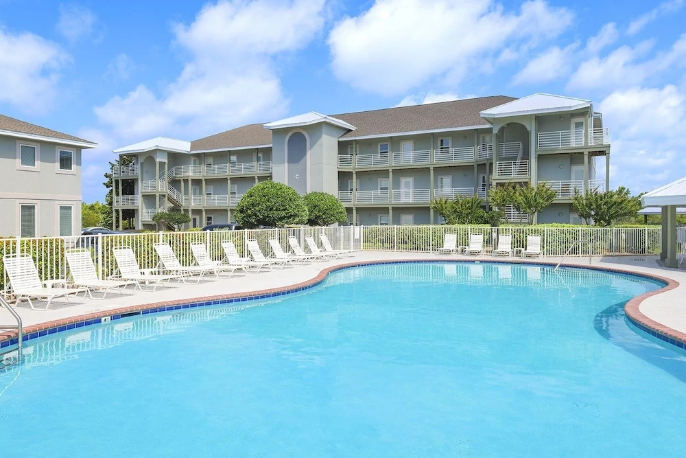 Romar Lakes 304e 2 Bedroom Condo