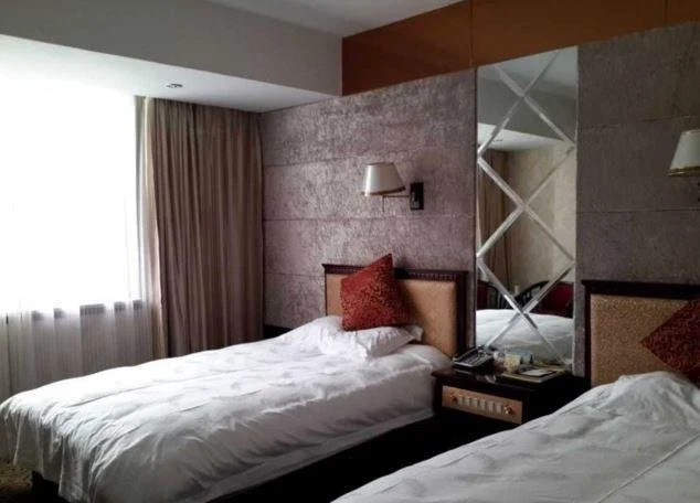 Lichuan Cang Hong Hotel