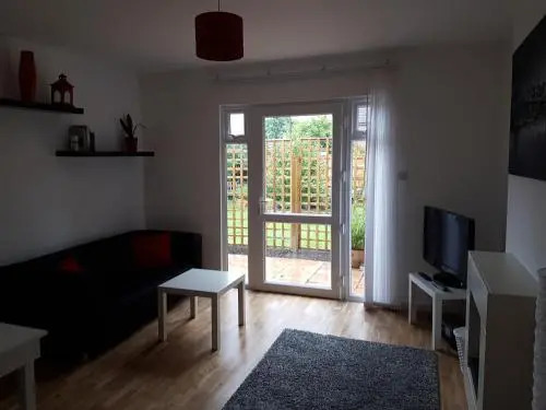 The Lily Pad apartment & Wrens Nest studio