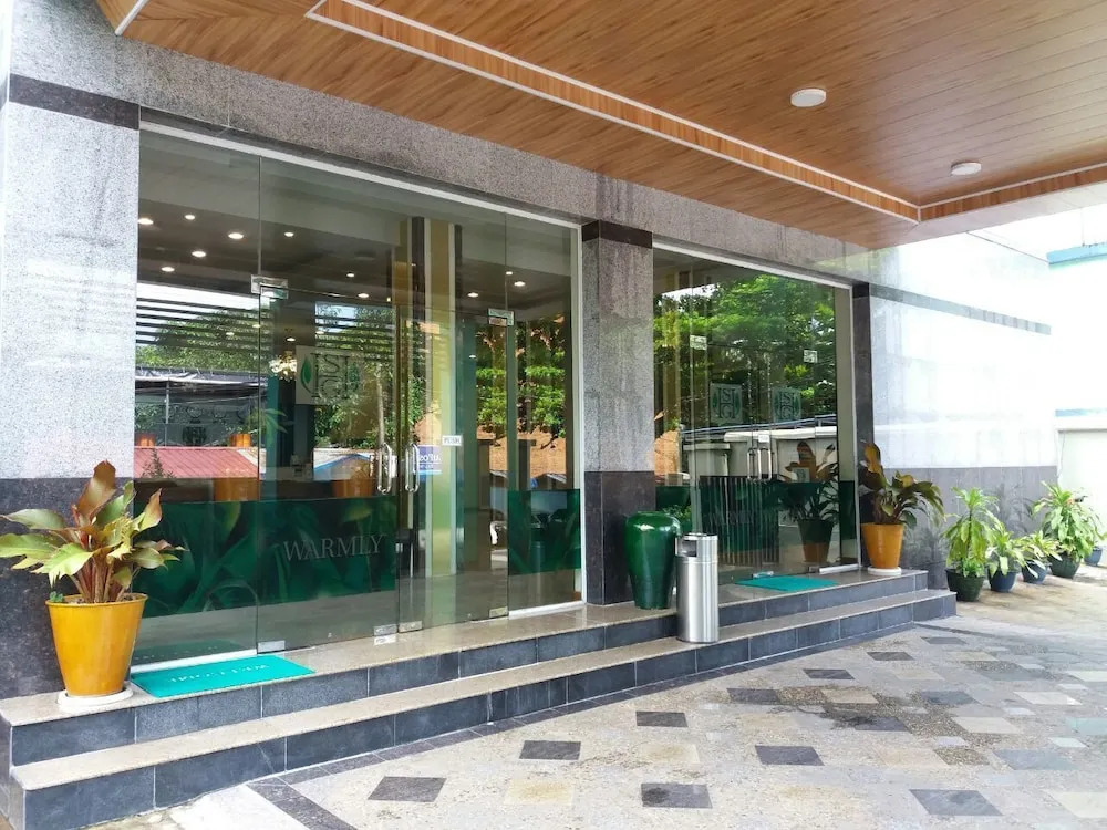 Silver Green Hotel