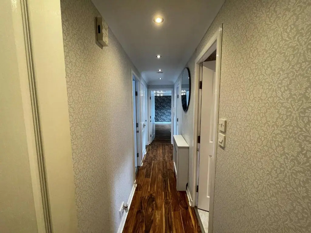 Beautiful 2-bed Apartment in Renfrew