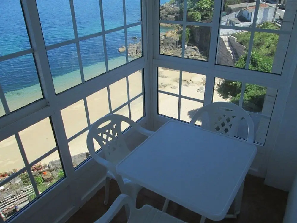Galicia 100423 3 Bedroom Apartment by Mo Rentals