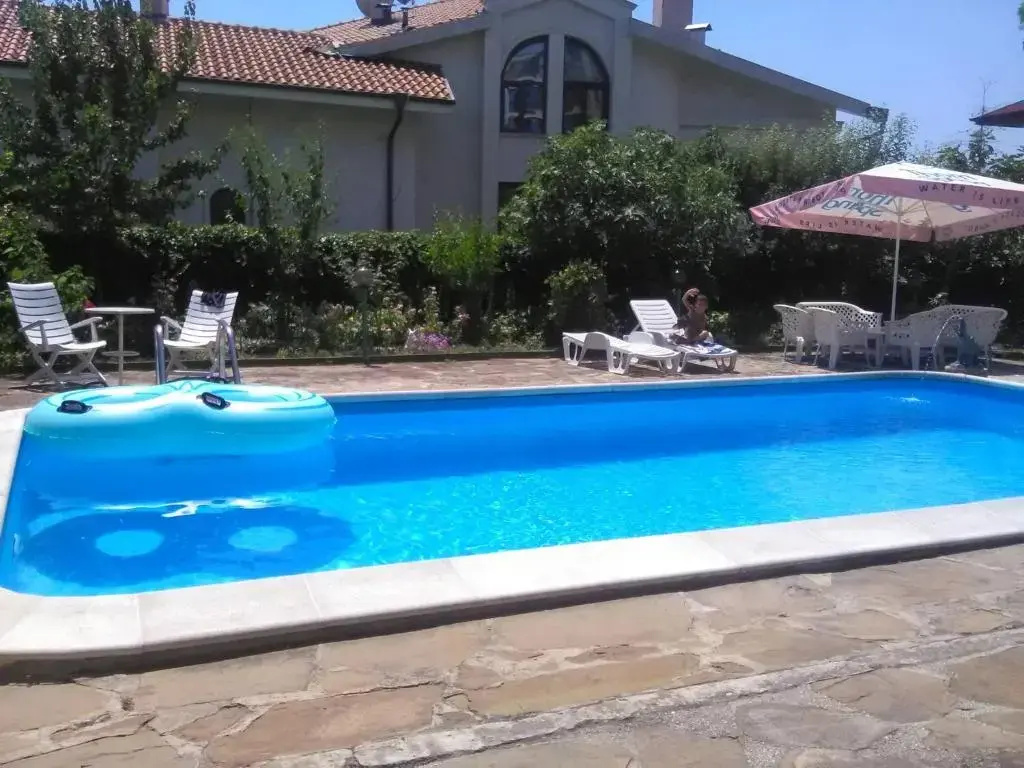 Family Hotel California - Varna